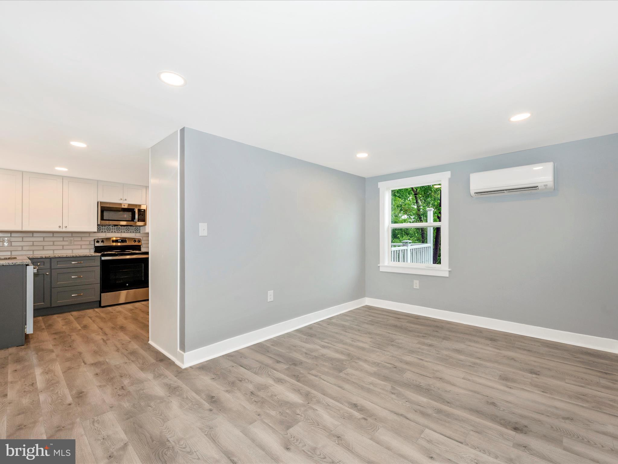 2730 Lander Road Jefferson, MD 21755 - Photo 4 of 74 Living Room