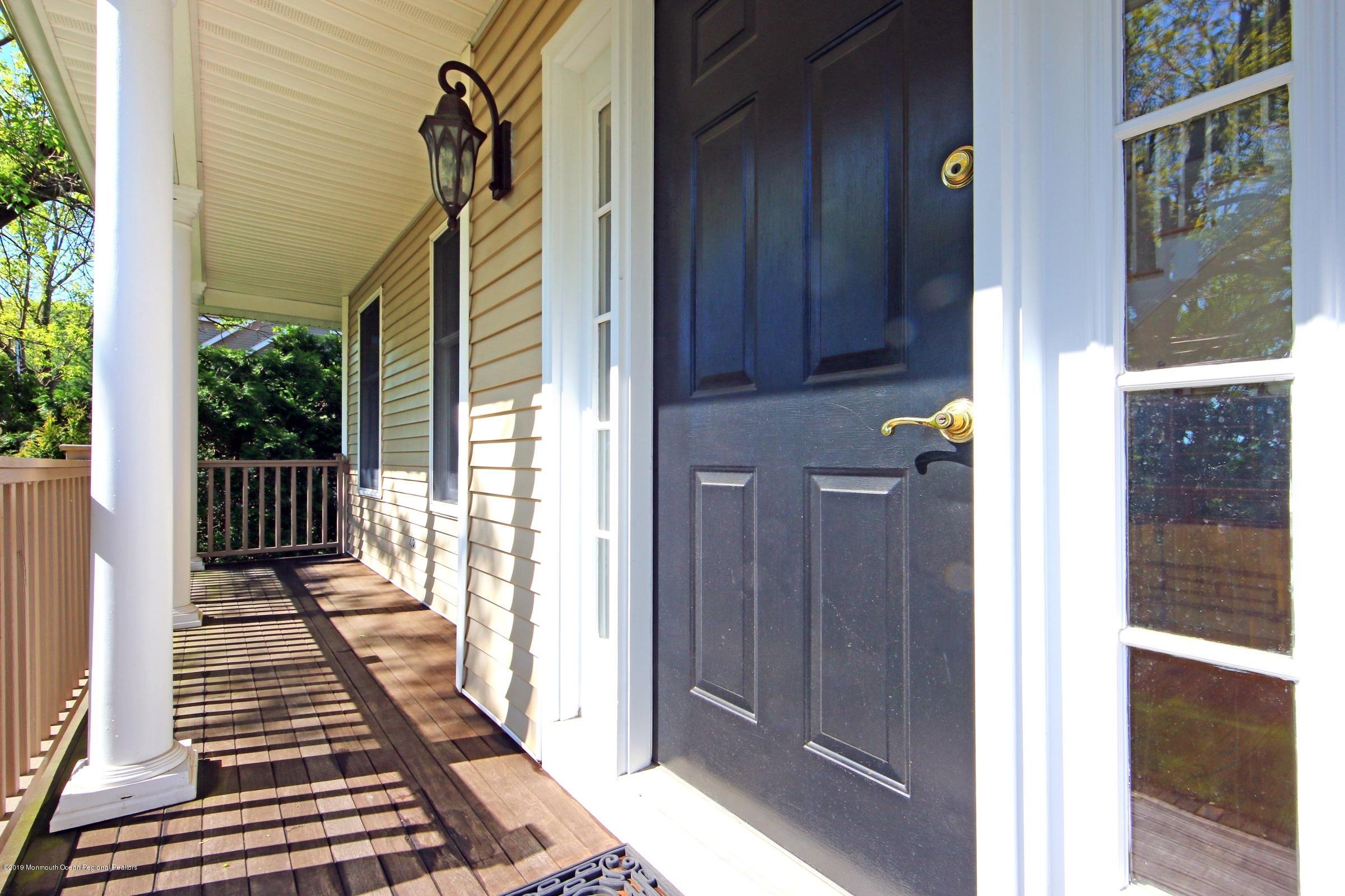 682 Locust Point Road Atlantic Highlands, NJ 07716 - Photo 5 of 45 IMG_2286a