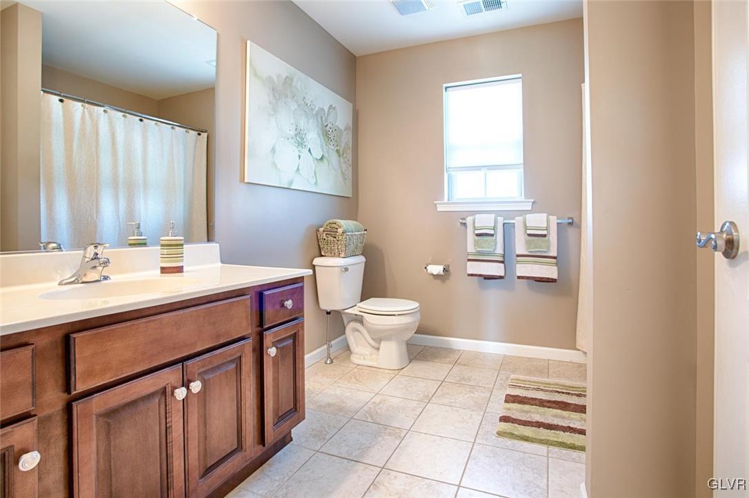 229 East Dell Road Bath, PA 18014 - Photo 26 of 37 Gallery Image 26