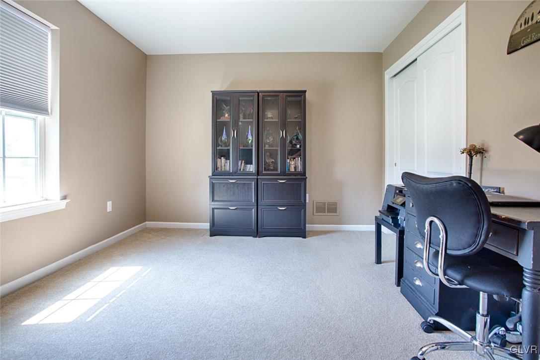 229 East Dell Road Bath, PA 18014 - Photo 27 of 37 Gallery Image 27