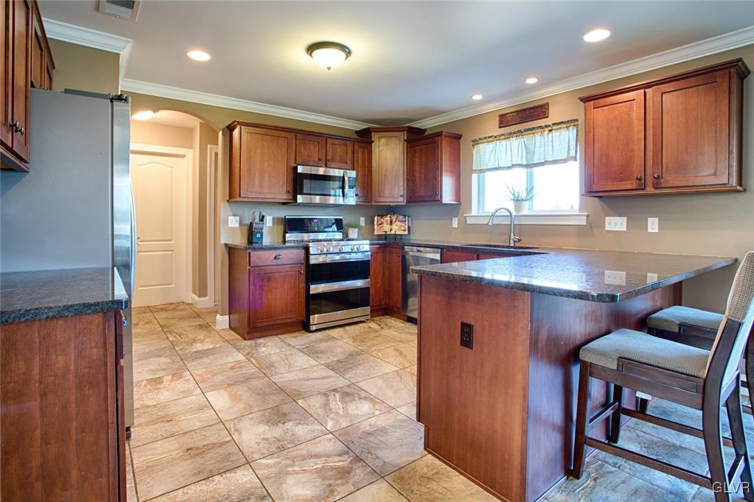 229 East Dell Road Bath, PA 18014 - Photo 8 of 37 Gallery Image 8