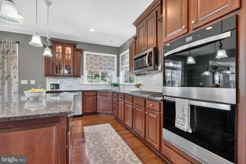 $1,050,000 | 15631 Avebury Manor Place, Leesburg, VA 20176