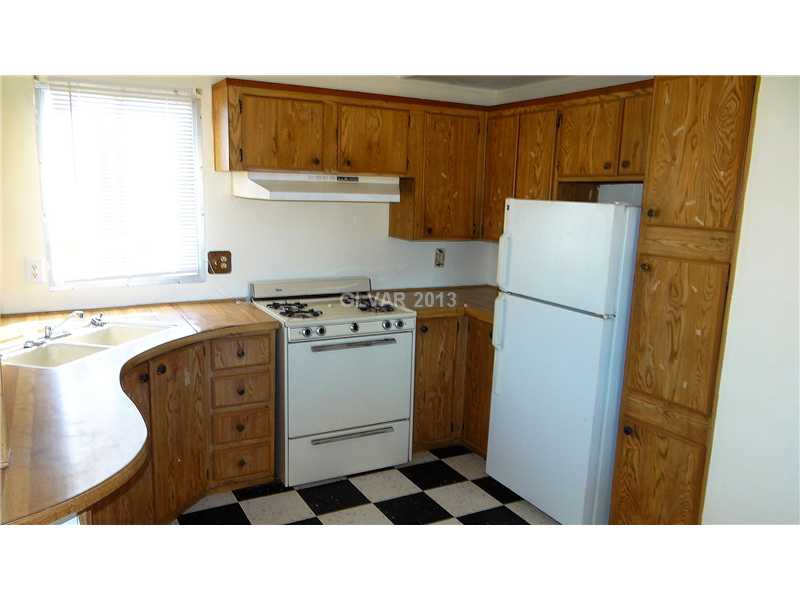 3110 Maple Road Pahrump, NV 89048 - Photo 3 of 5 Kitchen.