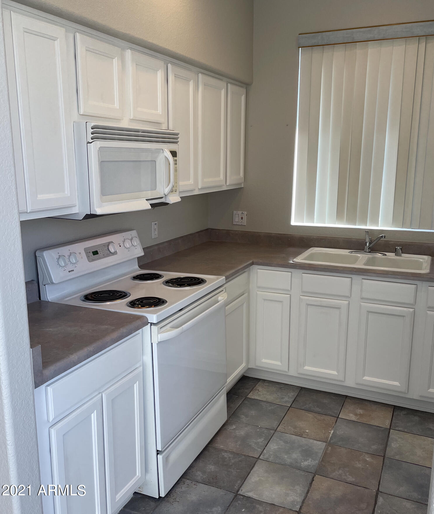 1445 East Broadway Road, Unit 206 Tempe, AZ 85282 - Photo 3 of 7 9533C429-31C2-4148-980A-33DF1E98ACE8