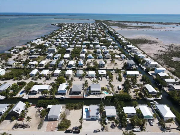 $4,900 | 27346 Martinique Lane, Unit 27346, Summerland Key, FL 33042