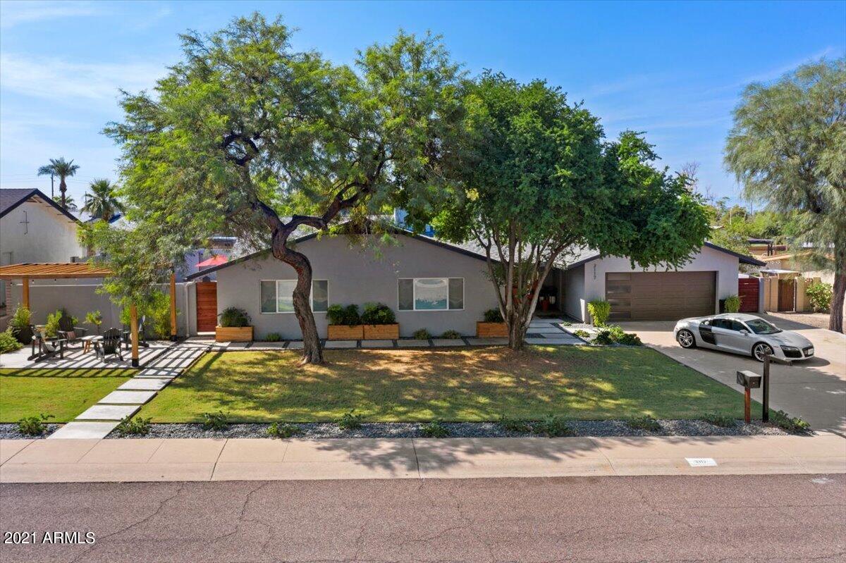 2117 East Lawrence Road Phoenix, AZ 85016 - Photo 3 of 40 Front of Home