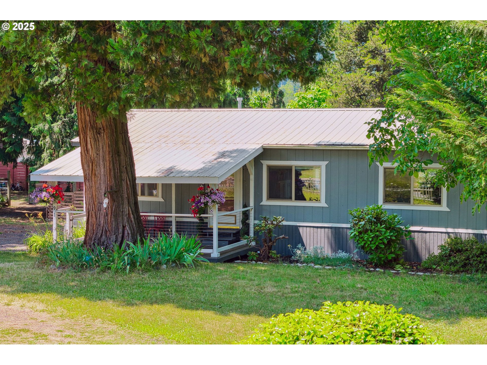 191 Metzger Road Carson, WA 98610 - Photo 3 of 40 Gallery Image 3