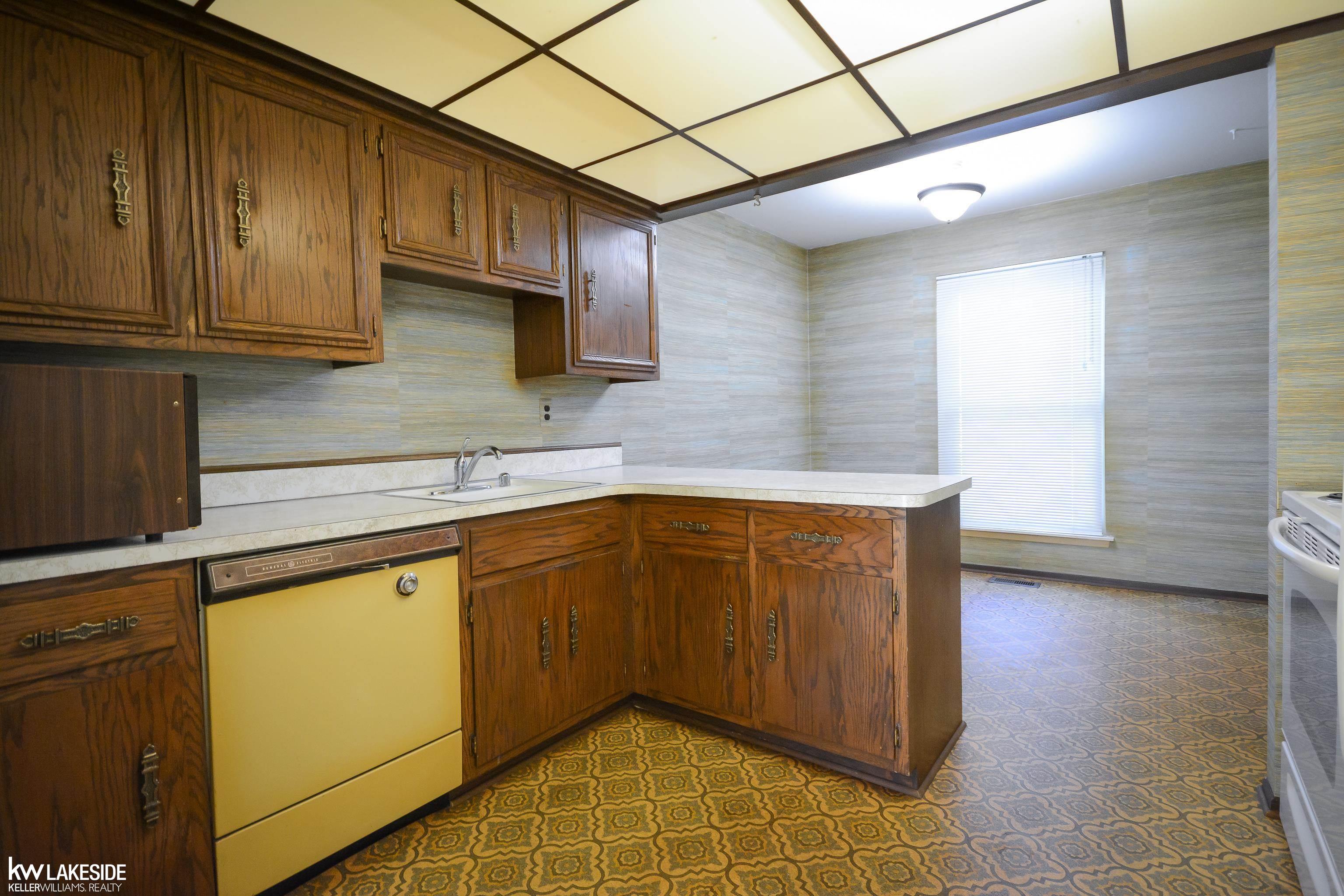 83 Manor Way Rochester Hills, MI 48309 - Photo 8 of 27