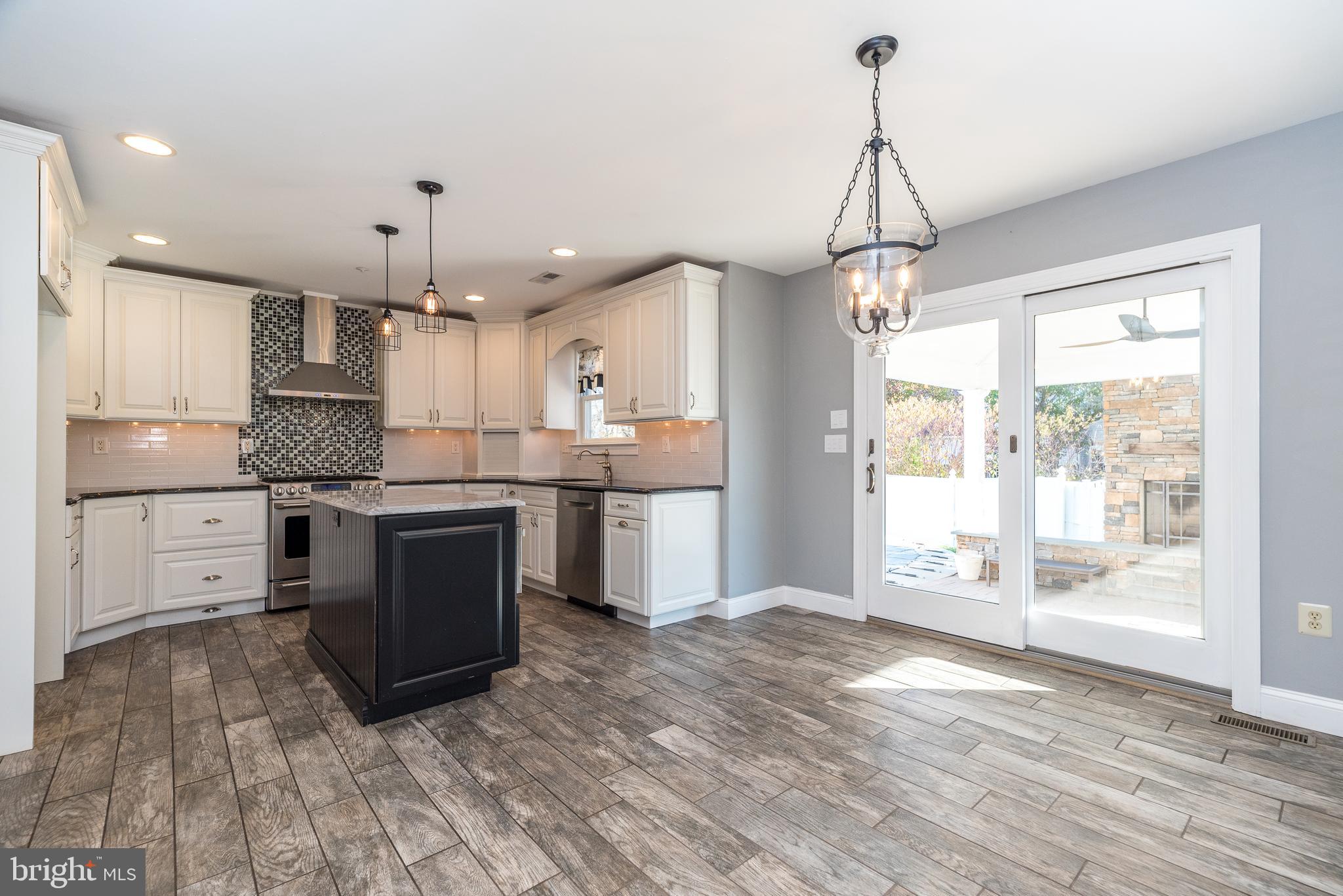 29 Kulp Road East Chalfont, PA 18914 - Photo 3 of 32 Tastefully remodeled kitchen