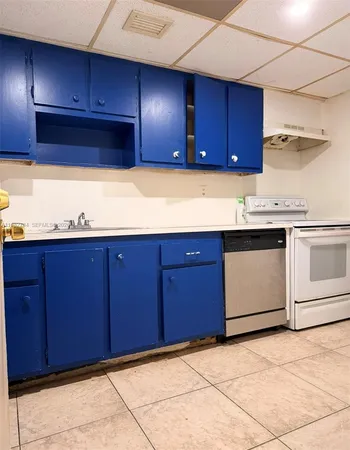 $1,950 | 1805 Sans Souci Boulevard, Unit 501, North Miami, FL 33181