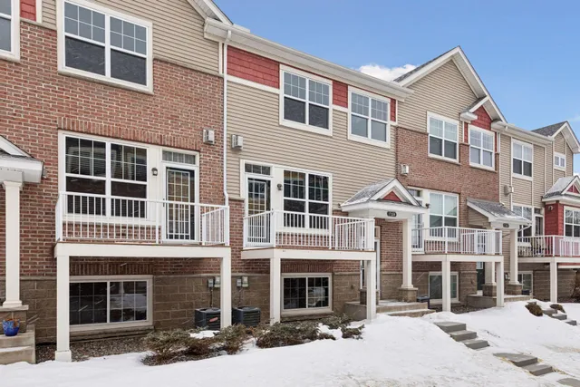 $340,000 | 17159 72nd Avenue North, Unit 2803, Maple Grove, MN 55311