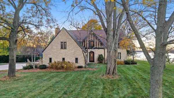 $1,400,000 | 1001 Highway 33, Portage, WI 53901