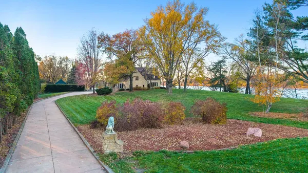 $1,400,000 | 1001 Highway 33, Portage, WI 53901