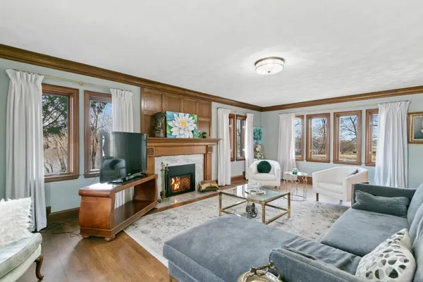 $1,400,000 | 1001 Highway 33, Portage, WI 53901