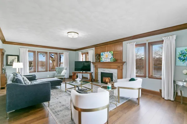 $1,400,000 | 1001 Highway 33, Portage, WI 53901