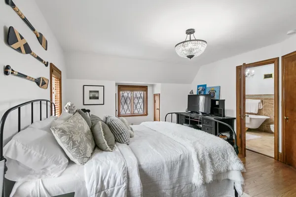 $1,400,000 | 1001 Highway 33, Portage, WI 53901