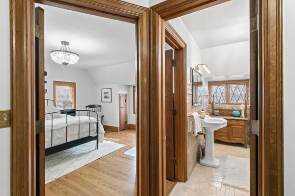 $1,400,000 | 1001 Highway 33, Portage, WI 53901
