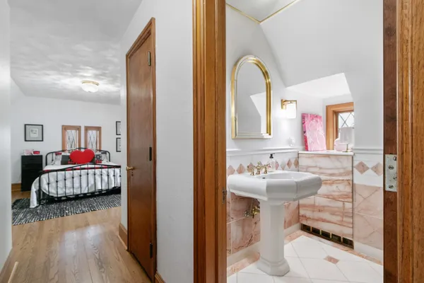 $1,400,000 | 1001 Highway 33, Portage, WI 53901