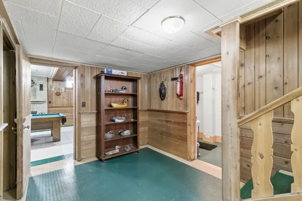 $1,400,000 | 1001 Highway 33, Portage, WI 53901