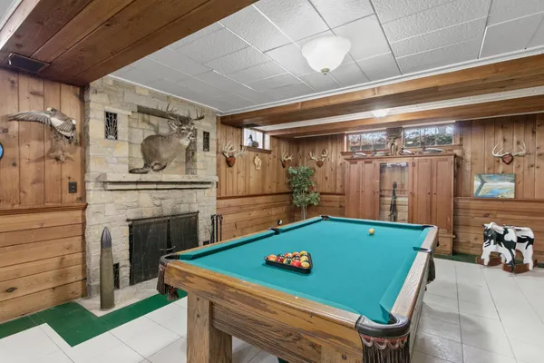 $1,400,000 | 1001 Highway 33, Portage, WI 53901