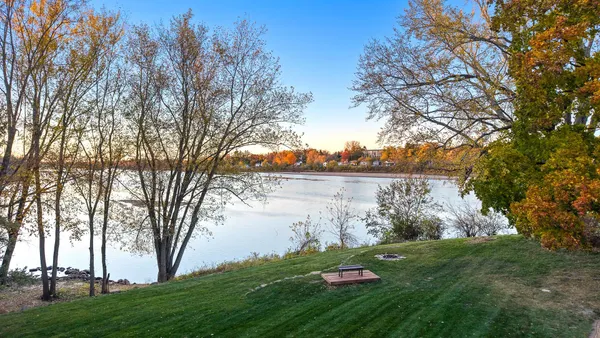 $1,400,000 | 1001 Highway 33, Portage, WI 53901