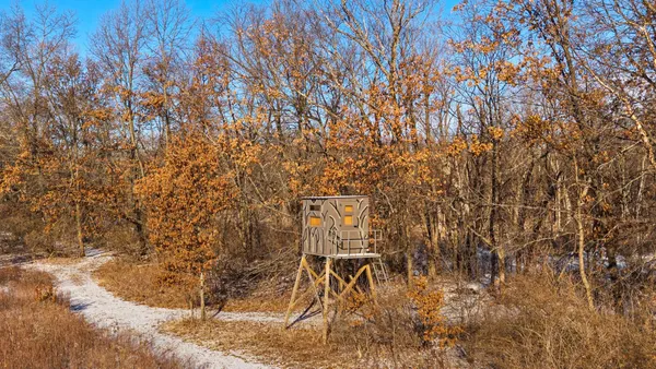 $1,400,000 | 1001 Highway 33, Portage, WI 53901