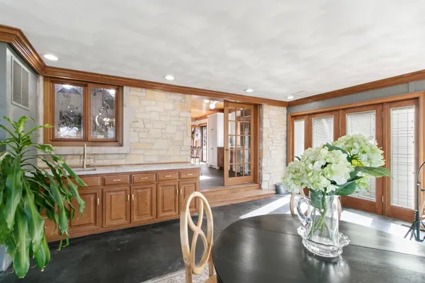 $1,400,000 | 1001 Highway 33, Portage, WI 53901