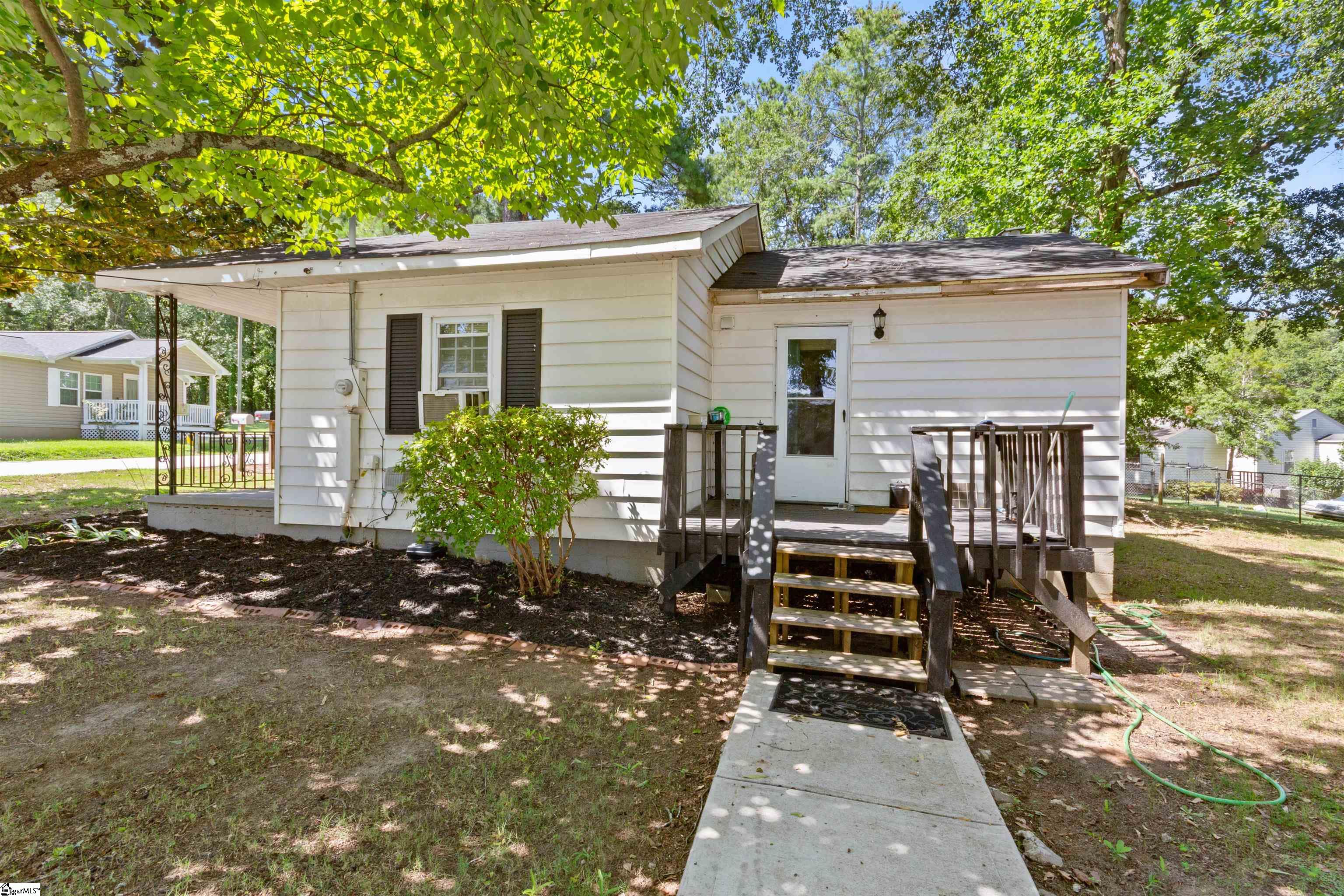 326 Murrell Road Greenville, SC 29605 - Photo 3 of 22
