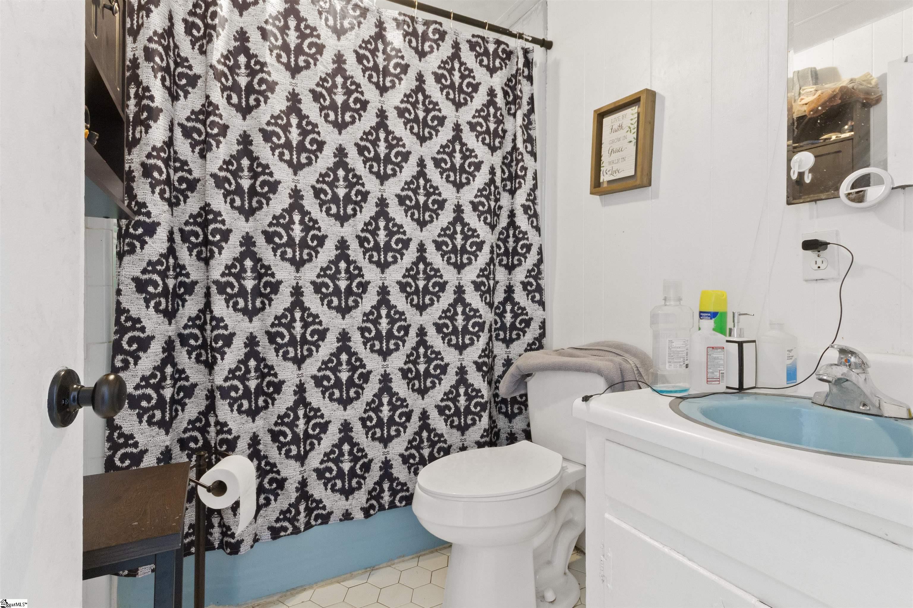 326 Murrell Road Greenville, SC 29605 - Photo 8 of 22