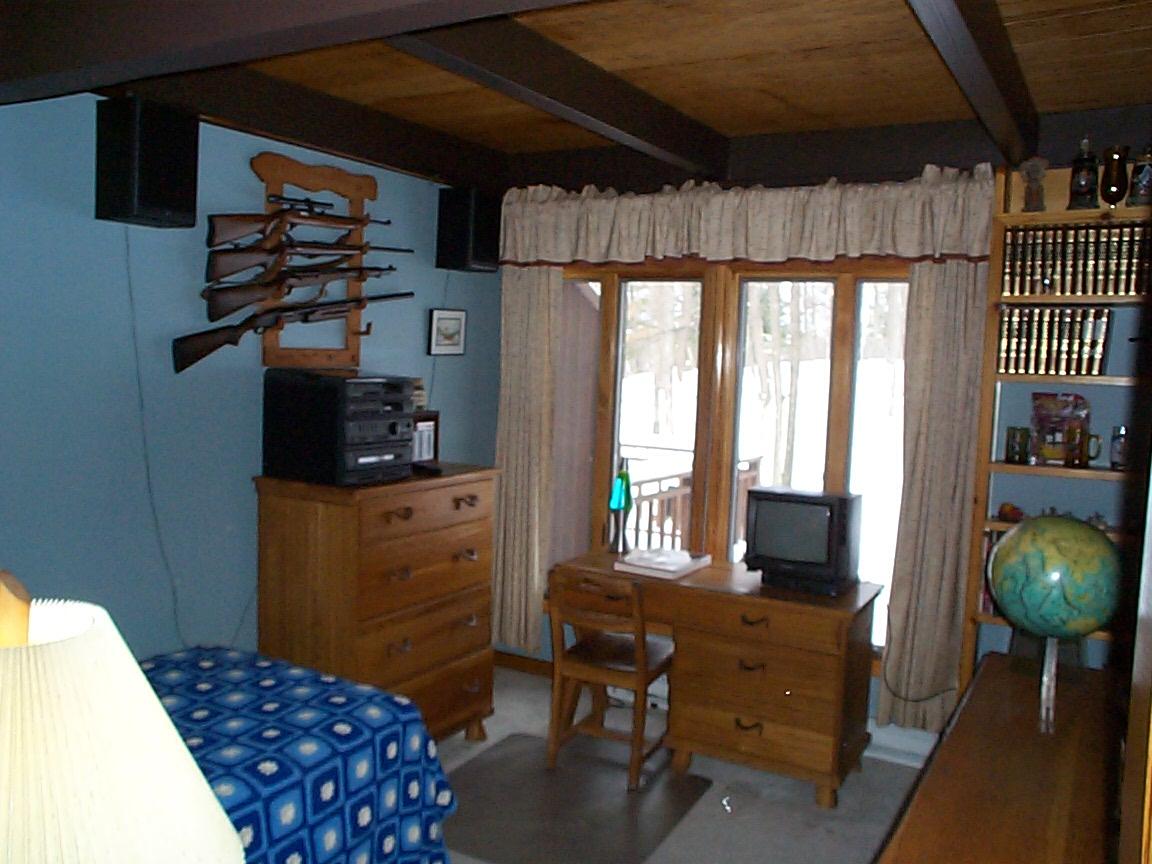 230 High Crest Road Canadensis, PA 18325 - Photo 6 of 20 Bedroom 2 View