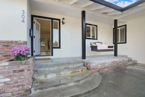 $689,000 | 304 Alta Vista Avenue, Roseville, CA 95678