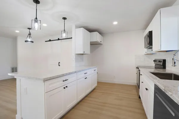 $689,000 | 304 Alta Vista Avenue, Roseville, CA 95678