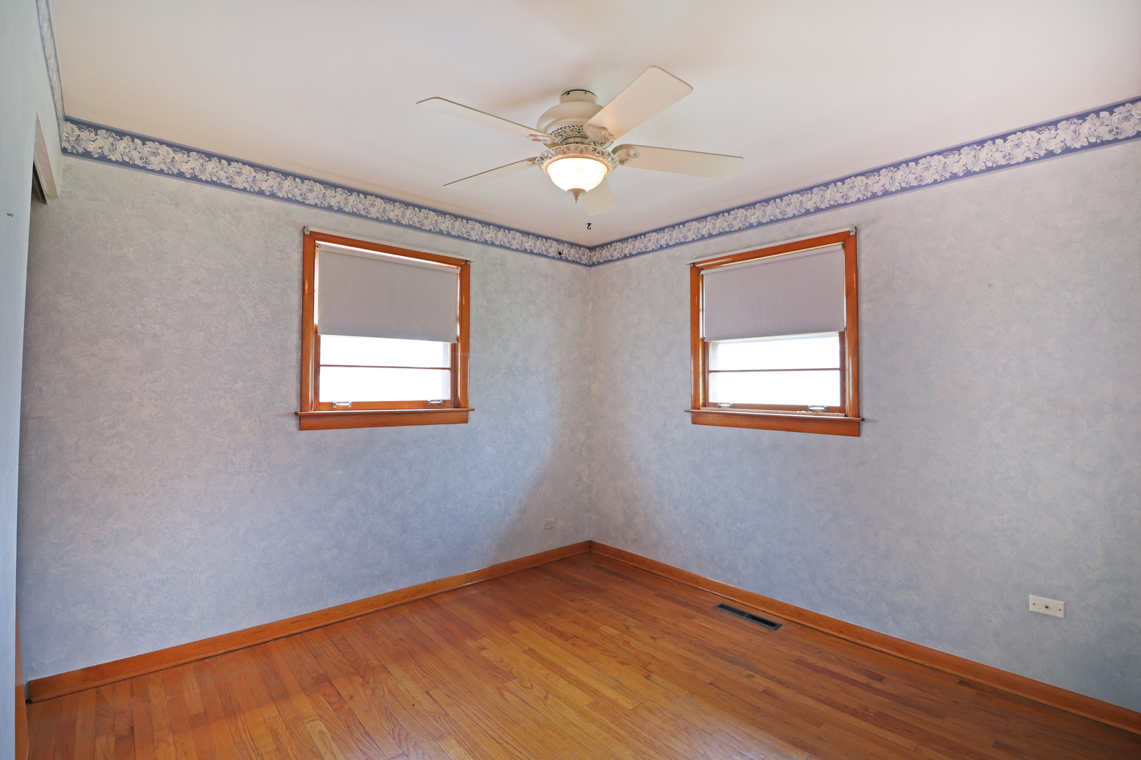 6027 Washington Street Chicago Ridge, IL 60415 - Photo 8 of 14 Gallery Image 8