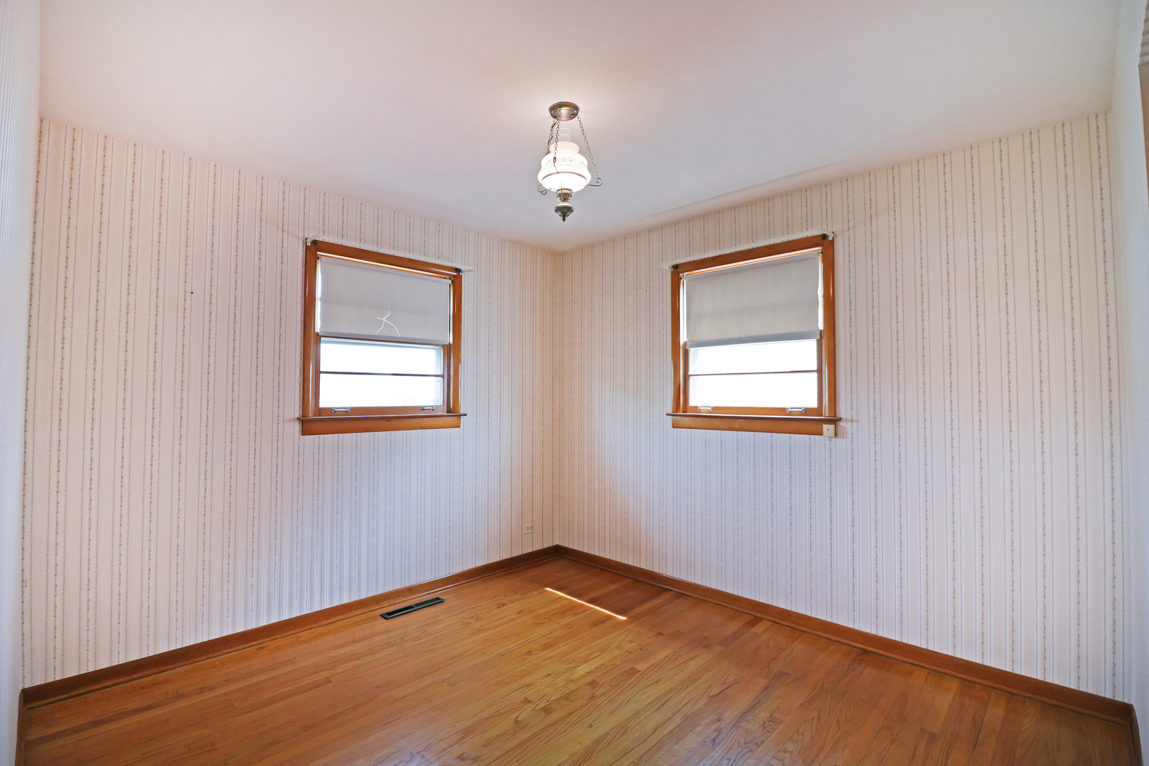 6027 Washington Street Chicago Ridge, IL 60415 - Photo 9 of 14 Gallery Image 9