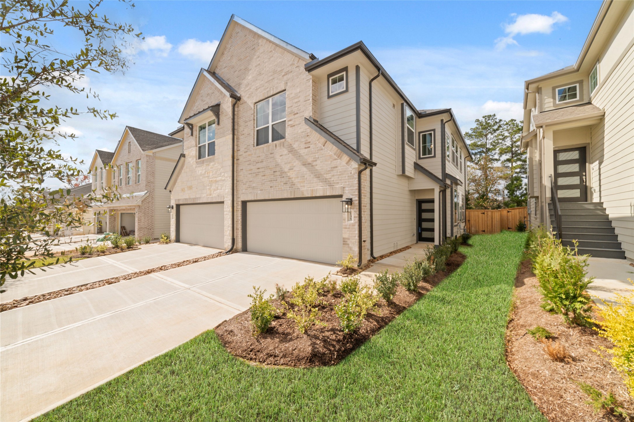 135 East Coralburst Loop, Unit 1 Montgomery, TX 77316 - Photo 2 of 22