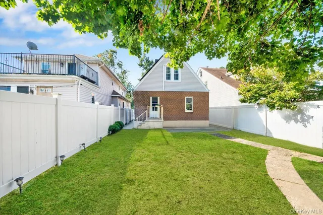 $849,000 | 230-03 144th Avenue | Brookville