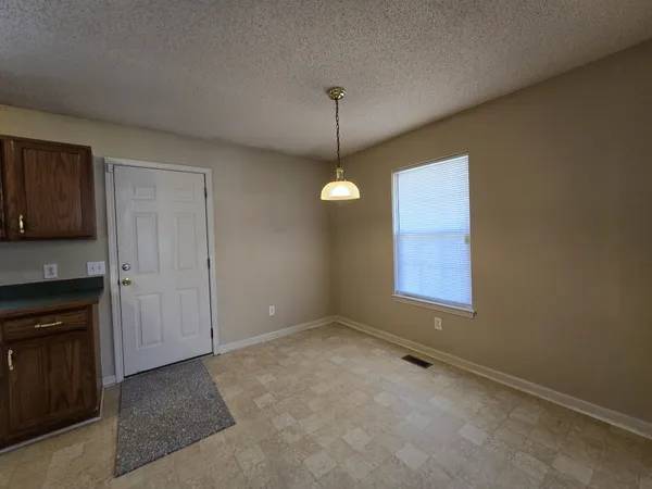 $1,225 | 1007 Walnut Drive, Clarksville, TN 37040