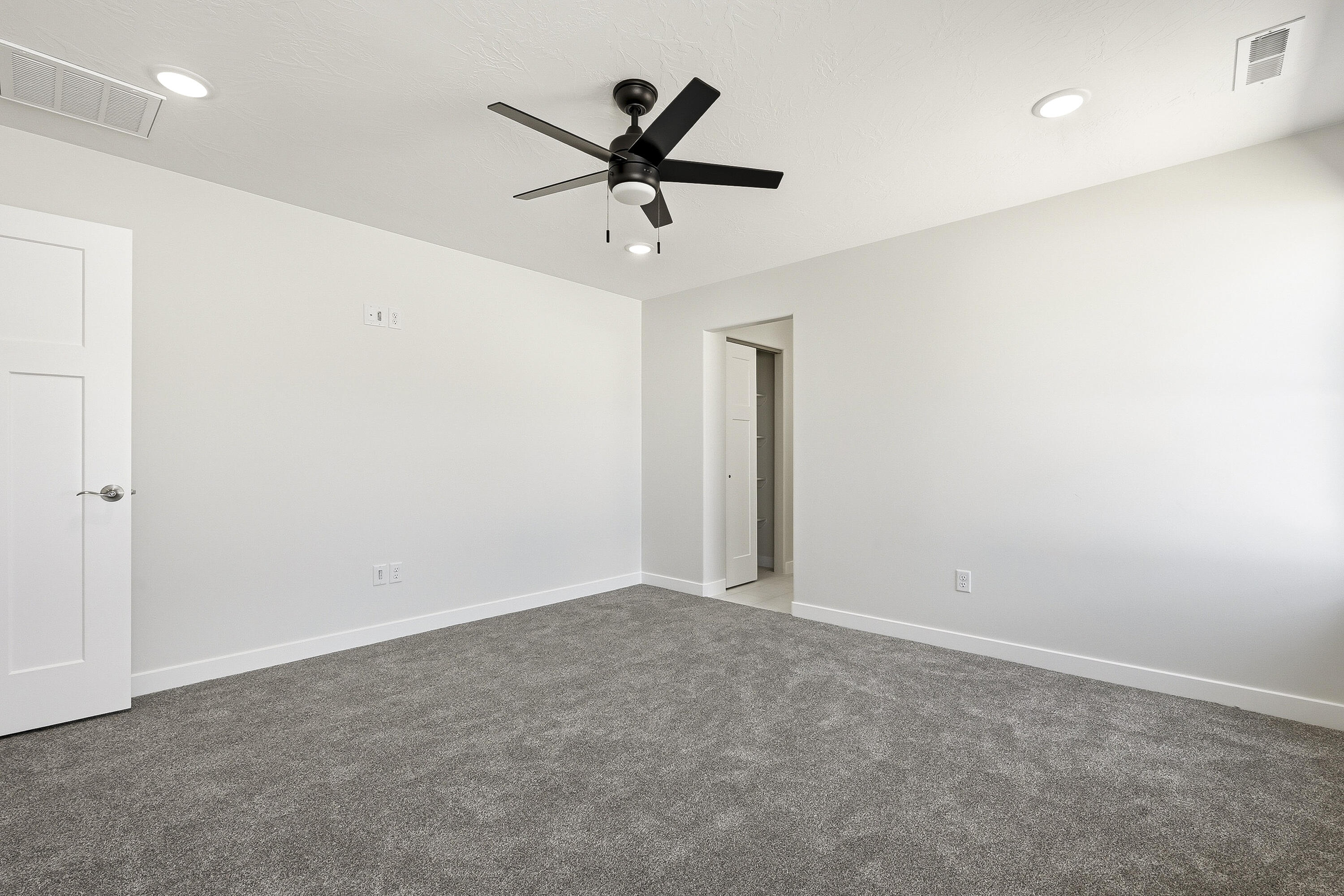 3887 North Hawks Landing Loop Cedar City, UT 84721 - Photo 20 of 46 3887 N Hawk Landing-29
