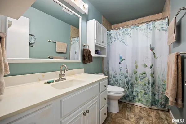 $189,990 | 1917 West Daytona Drive, Peoria, IL 61614