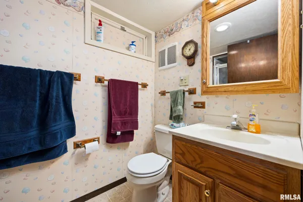 $189,990 | 1917 West Daytona Drive, Peoria, IL 61614