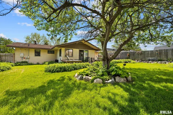 $189,990 | 1917 West Daytona Drive, Peoria, IL 61614