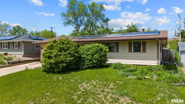 $189,990 | 1917 West Daytona Drive, Peoria, IL 61614