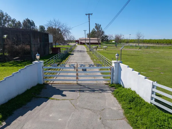 $1,850,000 | 14901 South Highland Avenue, Selma, CA 93662