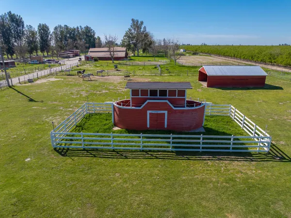 $1,850,000 | 14901 South Highland Avenue, Selma, CA 93662