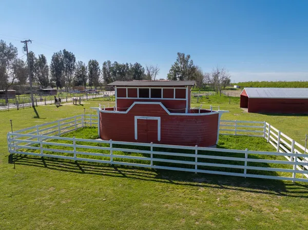 $1,850,000 | 14901 South Highland Avenue, Selma, CA 93662