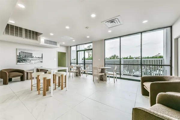 $249,000 | 7310 Seawall Boulevard, Unit 402, Galveston, TX 77551