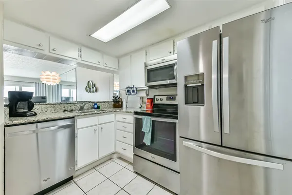 $249,000 | 7310 Seawall Boulevard, Unit 402, Galveston, TX 77551