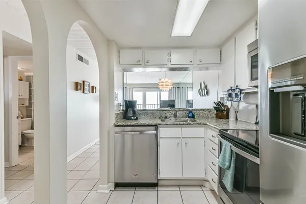 $249,000 | 7310 Seawall Boulevard, Unit 402, Galveston, TX 77551