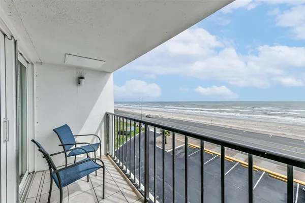 $249,000 | 7310 Seawall Boulevard, Unit 402, Galveston, TX 77551