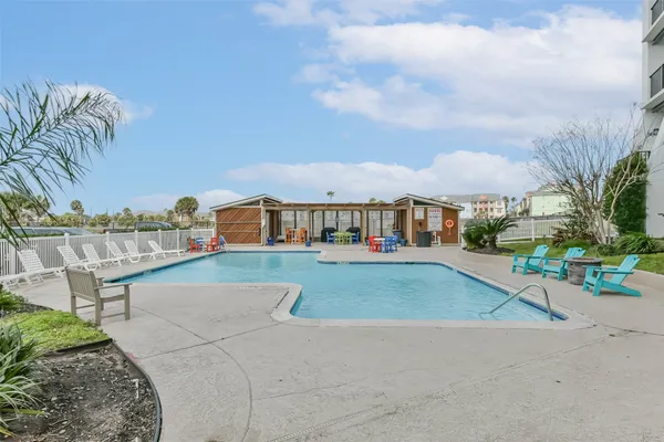 $249,000 | 7310 Seawall Boulevard, Unit 402, Galveston, TX 77551